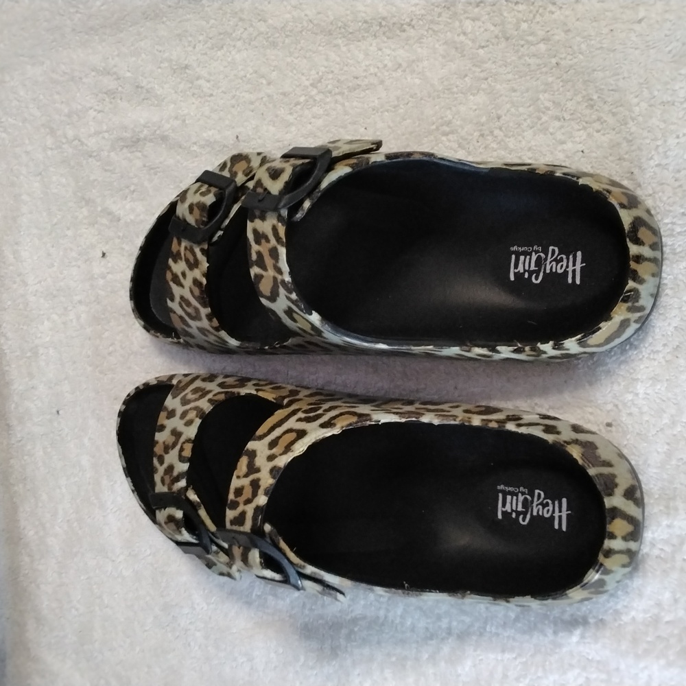 Slip ons - Picture 2 of 6